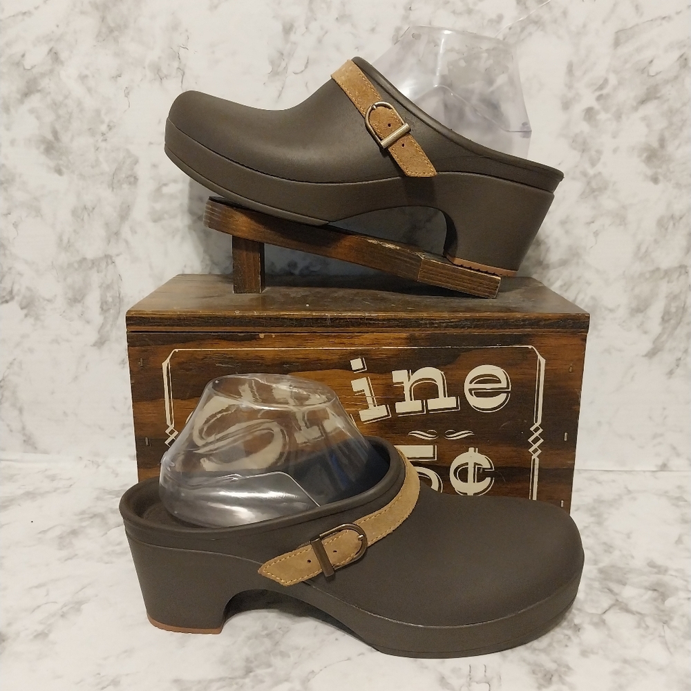 Pre-owned 2016 crocs Sarah clogs